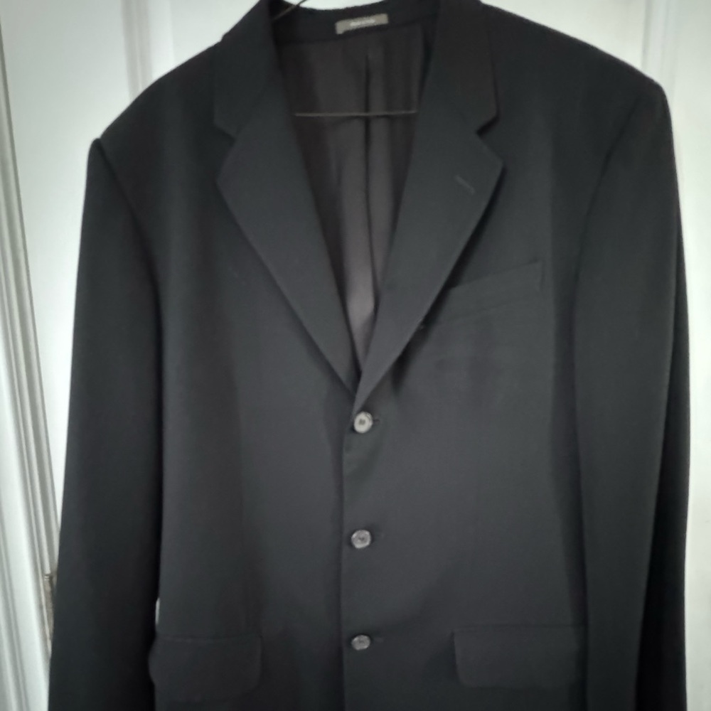 Men’s Black Suit USED.